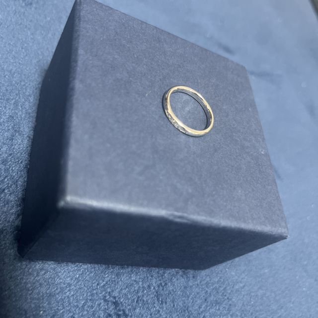 【銀座ダイヤモンドシライシの口コミ】 リングの幅について、太すぎず細すぎず、つけ心地がとても良かった。
小さ…