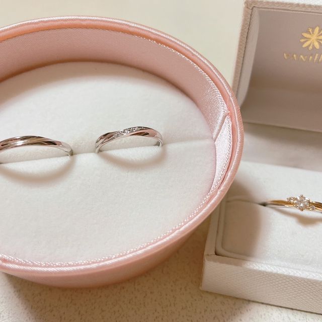 【insembre(インセンブレ)の口コミ】 シンプルでつけ心地がいいよく，ウェーブがかかったデザインもおしゃれな…