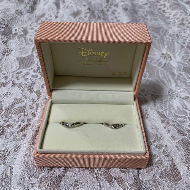 【ケイウノ ブライダル(K.UNO BRIDAL)の口コミ】 ディズニーがお互い好きということや、こちらのデザインに惹かれて購入し…