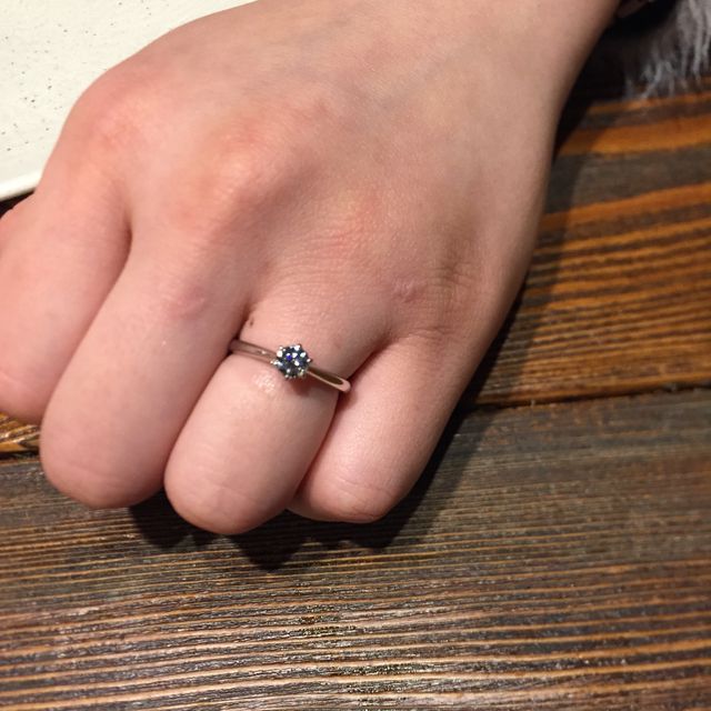 【銀座ダイヤモンドシライシの口コミ】 2人で選んで、店員さんからいろいろ説明を受けデザインがたくさんあったの…