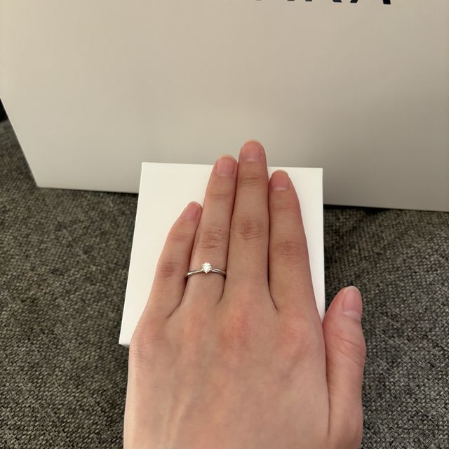 【俄(にわか)の口コミ】 着け心地の良さとシンプルだけど被らないものという視点で選びました。デ…