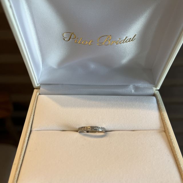 【PILOT BRIDAL(パイロットブライダル)の口コミ】 デザインがとても素敵でどうしてもこれがいいなと思いお店に行って実際に…