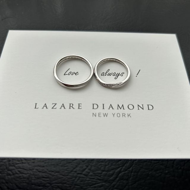 【ラザール ダイヤモンド(LAZARE DIAMOND)の口コミ】 実際に指にはめてみると、とても指が細く綺麗に見えます。
当初はダイヤな…