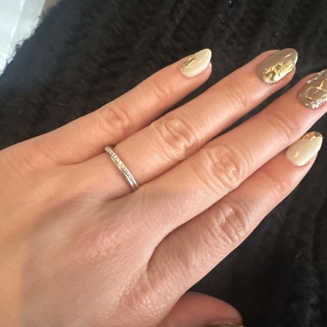 【銀座ダイヤモンドシライシの口コミ】 指輪のデザインとダイヤモンドの質を魅力に感じ、購入しました。身につけ…