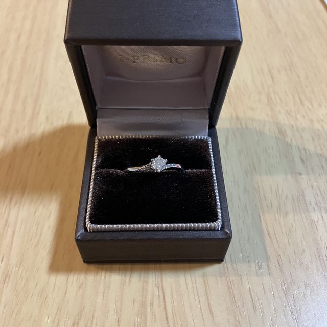 【アイプリモ(I-PRIMO)の口コミ】 フラネリーはネックレスにも変更できる種類となるため婚約指輪として彼女…