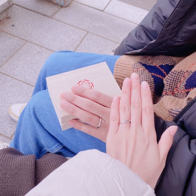 【出雲結(いずもゆい)の口コミ】 今回は縁結（えん）というデザインの指輪を選びました。
形もなかなか見な…