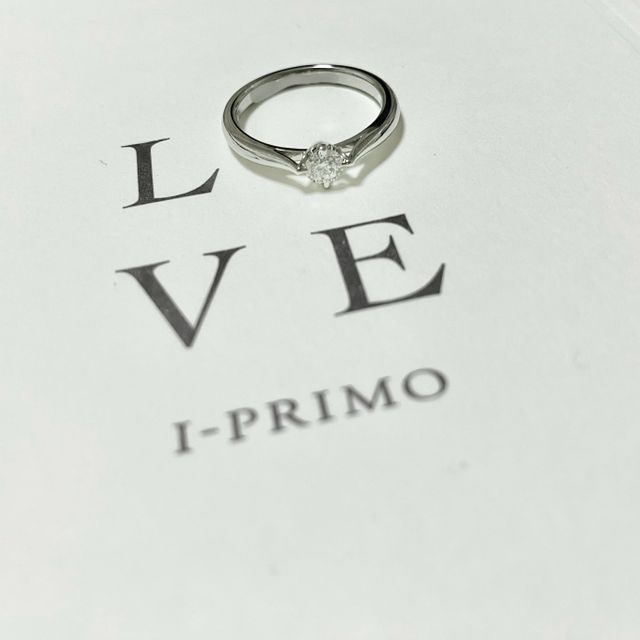 【アイプリモ(I-PRIMO)の口コミ】 一粒がきらめくデザインです。シンプルで、日常的に使いやすいです。つけ…