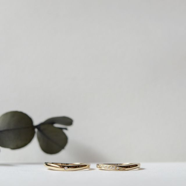 【CRAFY(クラフィ)の口コミ】 誰とも被らない好き指輪を付けたくてシャンパンゴールドを選びました。
普…