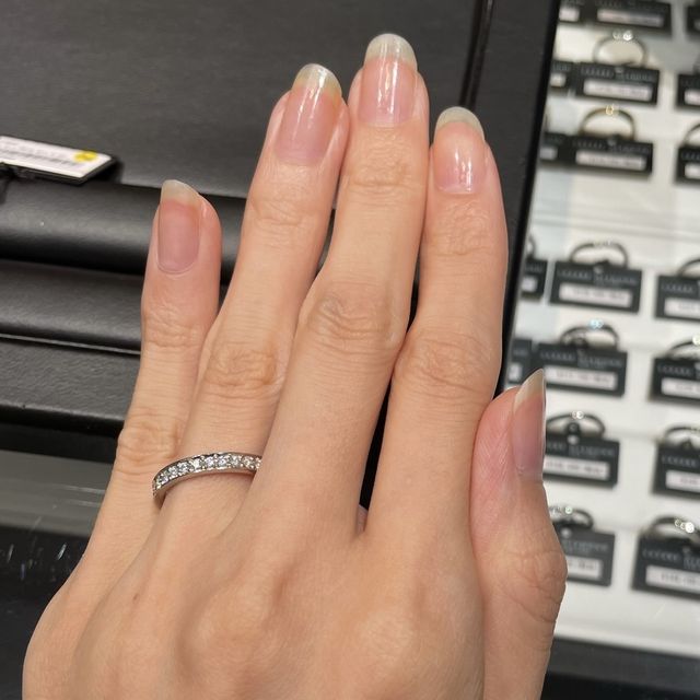 【ラザール ダイヤモンド(LAZARE DIAMOND)の口コミ】 ハーフエタニティの種類が多めで、いろいろなデザインを試着させていただ…