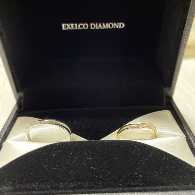 【エクセルコダイヤモンド(EXELCO DIAMOND)の口コミ】 【指輪のお気に入りポイント】は、シンプルなストレートなリングではなく…
