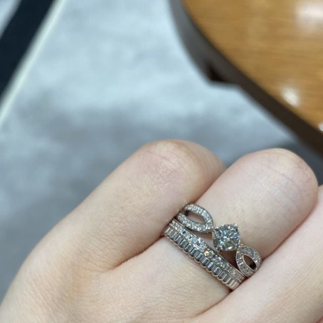 【ブシュロン(BOUCHERON)の口コミ】 個性的なデザインに惹かれて、着用させていただきました。
ブシュロンの指…