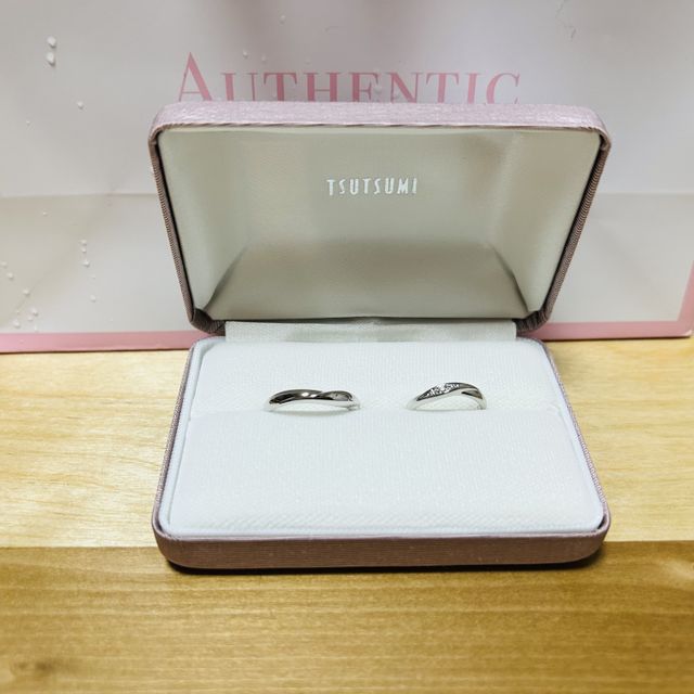 【ジュエリーツツミ(JEWELRY TSUTSUMI)の口コミ】 沢山のデザインがありました。太さが太めで好みでした。ねじれているデザ…