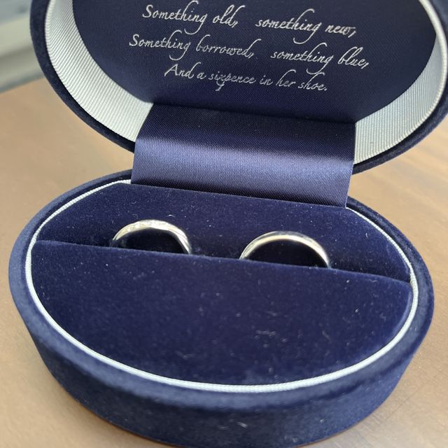 【Something Blue(サムシングブルー)の口コミ】 シンプルなデザインで好みに合っていて、落ち着きます。
ウェーブのかかっ…