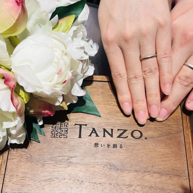 【TANZO.(鍛造指輪)の口コミ】 デザイン、カラーが充実していて、自分の理想に近づけられました。入籍指…