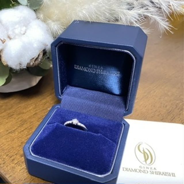 【銀座ダイヤモンドシライシの口コミ】 華奢な細めリング、ウェーブライン
コンセプトに物語を感じて、指輪への愛…