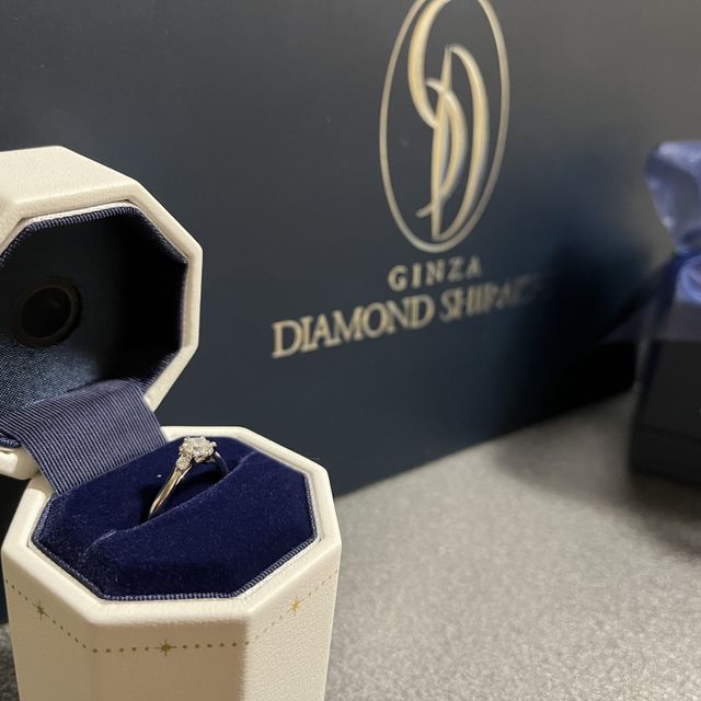 【銀座ダイヤモンドシライシの口コミ】 ダイヤモンドが何より目立つデザインにしました。
初めは普段使いできるよ…