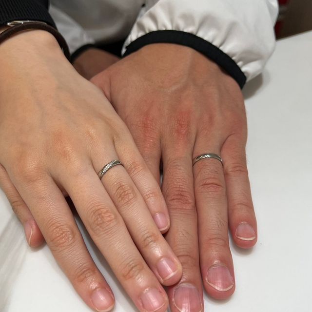 【PILOT BRIDAL(パイロットブライダル)の口コミ】 決め手は頑丈さでした。鍛造製法であるため、指輪の変形は起こらないと聞…