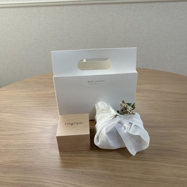 【mina.jewelry(ミナジュエリー)の口コミ】 シャンパンゴールドとグリーンゴールドの素材で作ってもらいました。
フル…