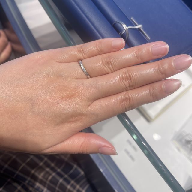 【銀座ダイヤモンドシライシの口コミ】 ダイヤモンドはとても大きく、たくさんついていました。ただ、流れるよう…