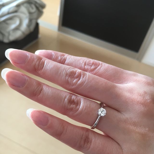 【エクセルコダイヤモンド(EXELCO DIAMOND)の口コミ】 ダイヤモンドの輝きと、他ブランドと比べた際のコストパフォーマンスの高…