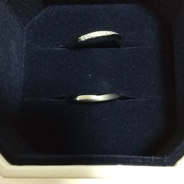 【4℃ BRIDAL(ヨンドシーブライダル)の口コミ】 指輪は自分と彼女でそれぞれ漠然としたこだわりがありましたが、様々な種…