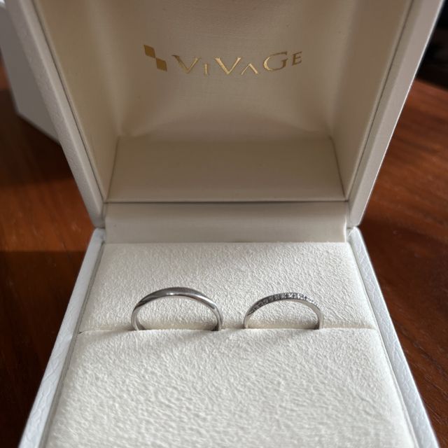 【VIVAGE(ヴィヴァージュ)の口コミ】 指輪にウェーブがかかったデザインになっていて、指が長く綺麗に見えると…