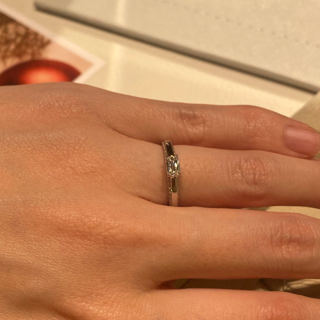 【和光ブライダルブティックギンザの口コミ】 他のブランドにはないアショカカットの指輪をつけてみたいと感じ、試着し…
