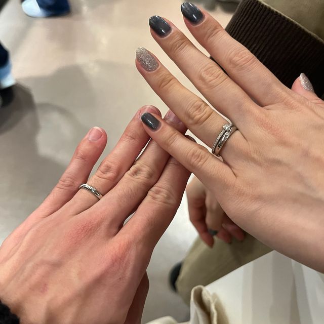 【アイプリモ(I-PRIMO)の口コミ】 窪みにダイヤモンドが挟まっているデザインで、シンプルに見えるがさりげ…