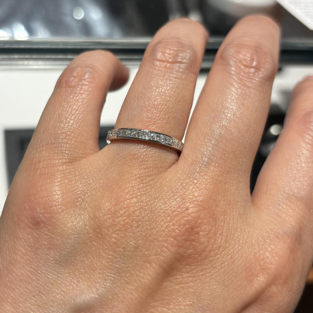 【エクセルコダイヤモンド(EXELCO DIAMOND)の口コミ】 ボリューム感があり、ゴージャスな印象のリングが多かったです。長方形や…