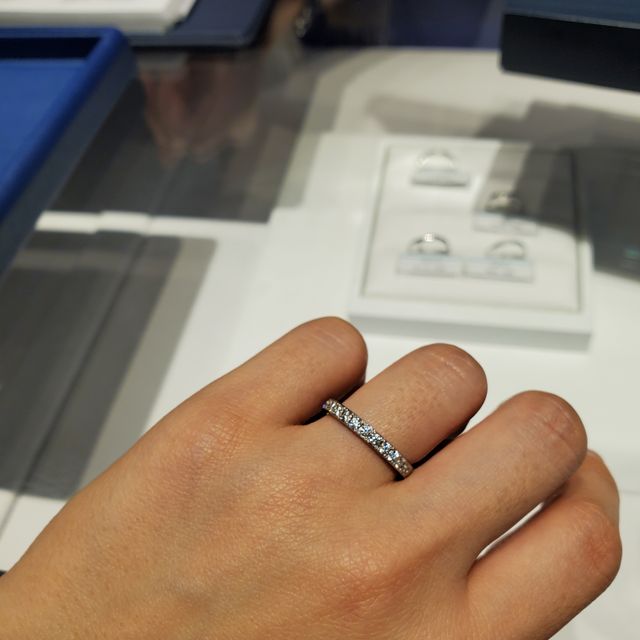 【銀座ダイヤモンドシライシの口コミ】 とても良いデザイン、品質なのに安い。他のブランドで同じデザインにする…