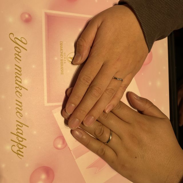 【銀座ダイヤモンドシライシの口コミ】 指輪のデザインは、店員さんがとても丁寧に接客してくださり何度も試着を…