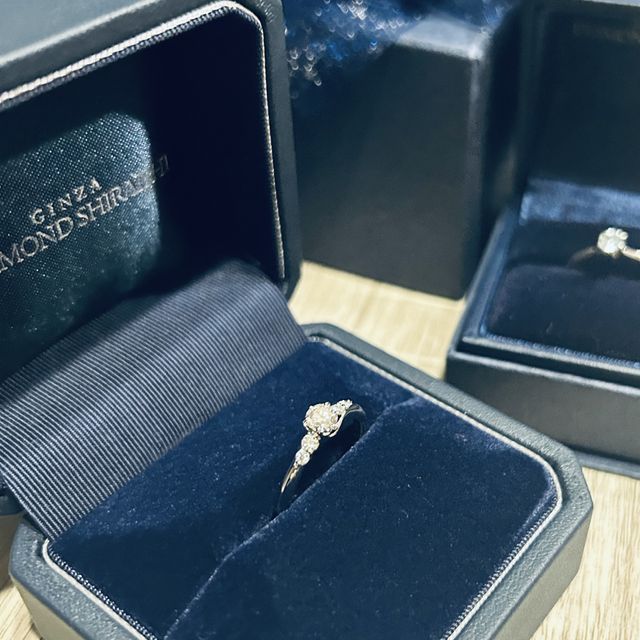 【銀座ダイヤモンドシライシの口コミ】 華やかで可愛らしいデザインでとても気に入っています！真ん中のダイヤが…