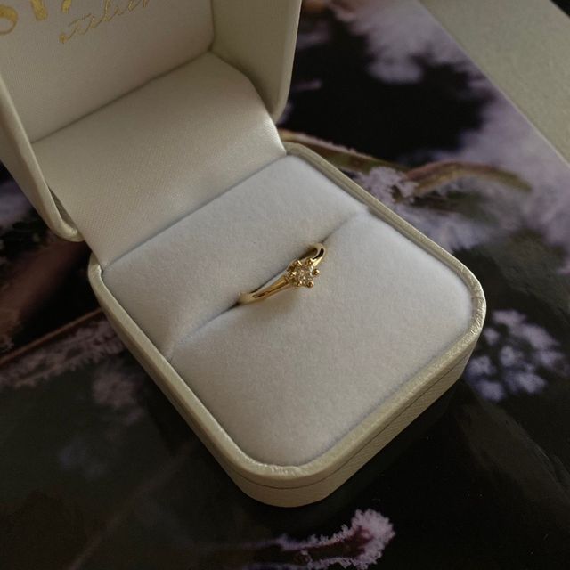 【atelier ST, CAT(アトリエ エスティーキャット)の口コミ】 婚約指輪は立て爪デザインではありつつも頻度高く身につけれるもの、他の…