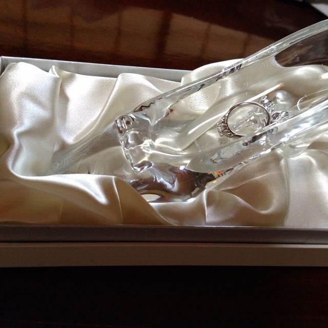 【銀座ダイヤモンドシライシの口コミ】 はじめはウェーブのかかったものを探していましたが、何店舗か見てまわる…