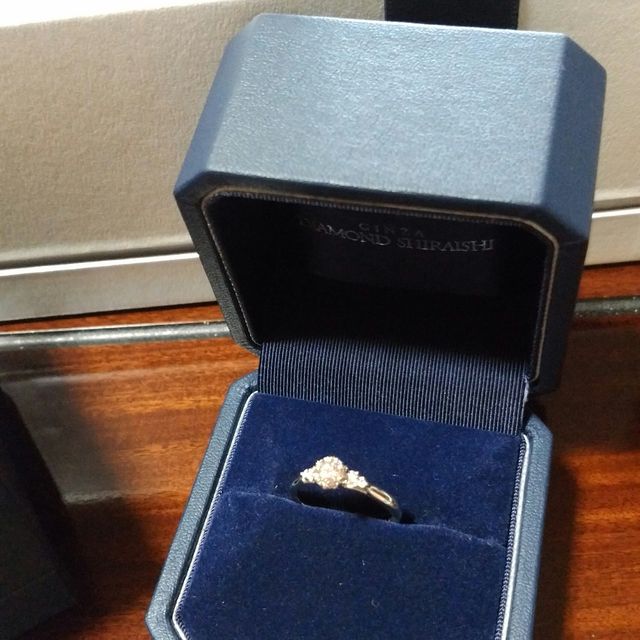 【銀座ダイヤモンドシライシの口コミ】 はじめはウェーブのかかったものを探していましたが、何店舗か見てまわる…