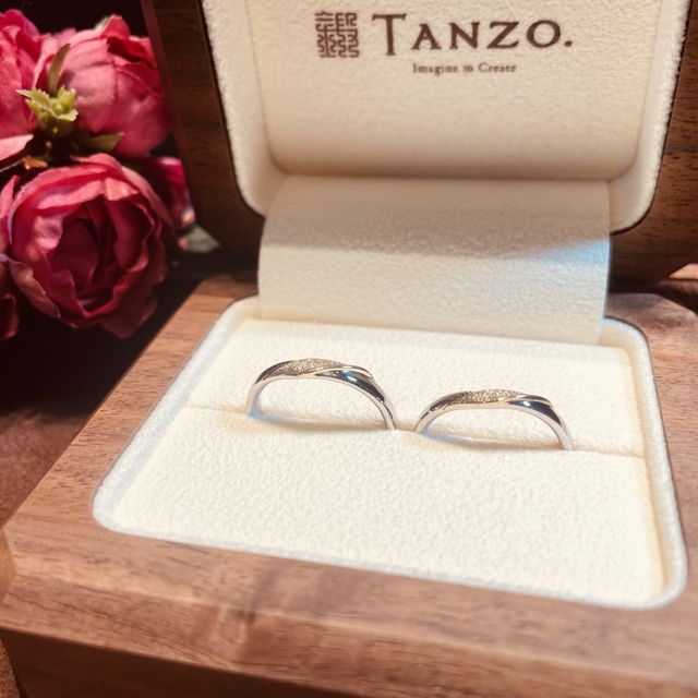 【TANZO.(鍛造指輪)の口コミ】 人とあまり被らないデザインにしたくてフルオーダーを選びました。リング…