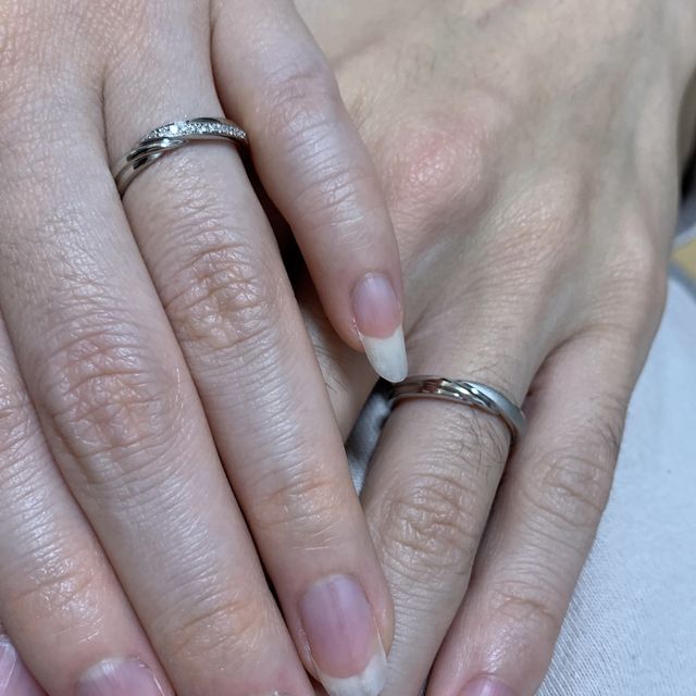 【エクセルコダイヤモンド(EXELCO DIAMOND)の口コミ】 当初は、V、ウェーブの指輪で探していました。
エクセルコさんにて、気に…