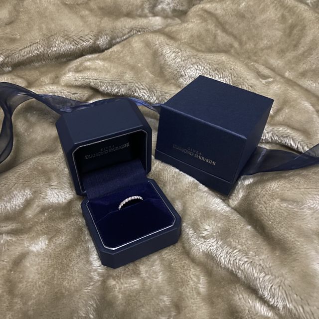 【銀座ダイヤモンドシライシの口コミ】 見た目がとてもおしゃれでキラキラしていて、ダイヤモンドが輝いている。
…