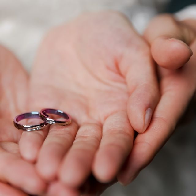 【SORA(ソラ)の口コミ】 自身の指輪の色は、契約をしに訪れた際に偶然限定で取り扱っていた色に決…