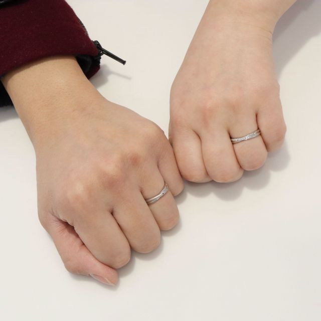 【LEGAN(レガン)の口コミ】 クロスタイプの指輪はアレンジもしやすく、頑丈なイメージで着け心地も安…