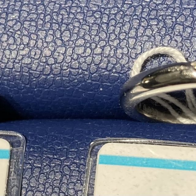 【銀座ダイヤモンドシライシの口コミ】 シンプルであまり目立ちすぎず、普段使い出来るものがよく、この指輪を選…