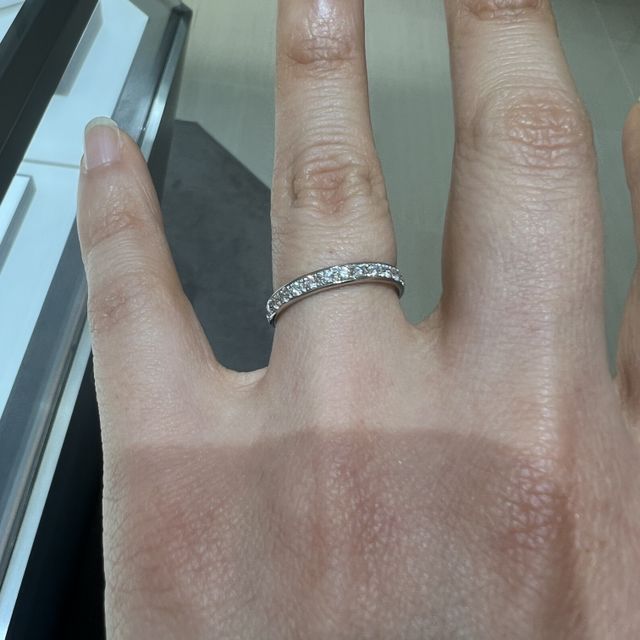 【俄(にわか)の口コミ】 初めはハーフエタニティリングには関心がなかったのですが、彼とのペア感…