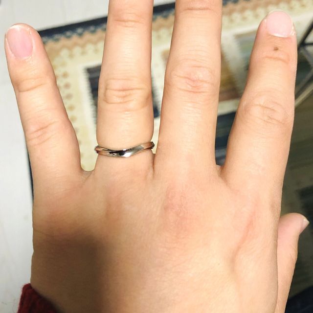 【ラザール ダイヤモンド(LAZARE DIAMOND)の口コミ】 種類が豊富で迷いましたが、他にはないデザインが気に入り、決めました。
…