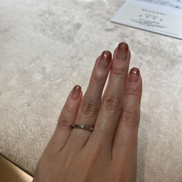 【アイプリモ(I-PRIMO)の口コミ】 デザインについて
ダイヤモンドが3石間隔が空いてついてるので一周くるっ…