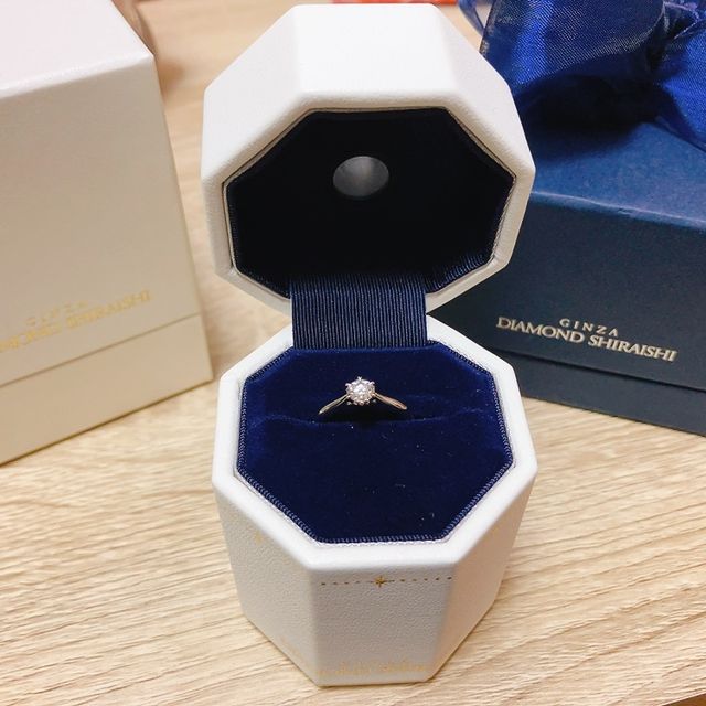 【銀座ダイヤモンドシライシの口コミ】 ダイヤモンドの輝きが他のブランドに比べてかなり綺麗だと思いました。日…