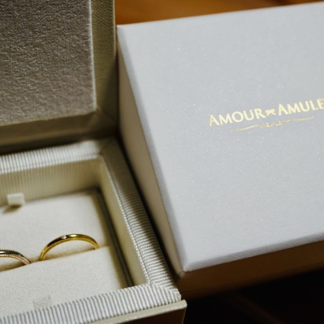 【AMOUR AMULET(アムール・アミュレット)の口コミ】 アンティーク調のミルグレインの
デザインで長く使えると思い購入しました…