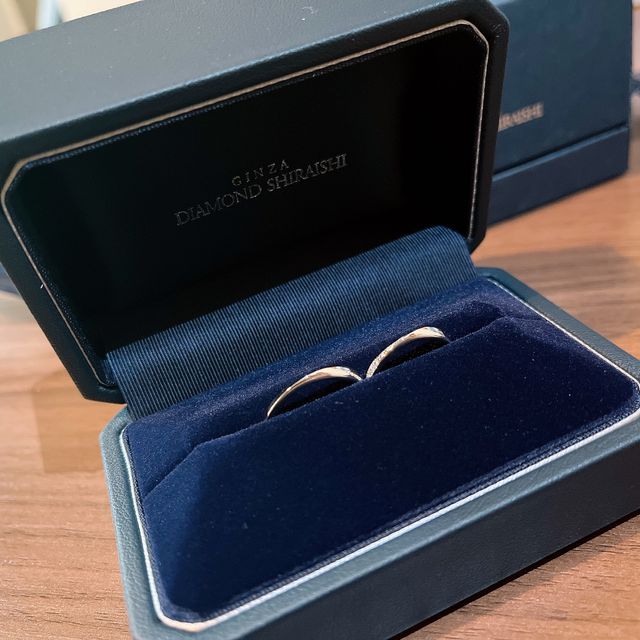 【銀座ダイヤモンドシライシの口コミ】 あまりほかには無いデザインだったので一目惚れしました！角度によって、…