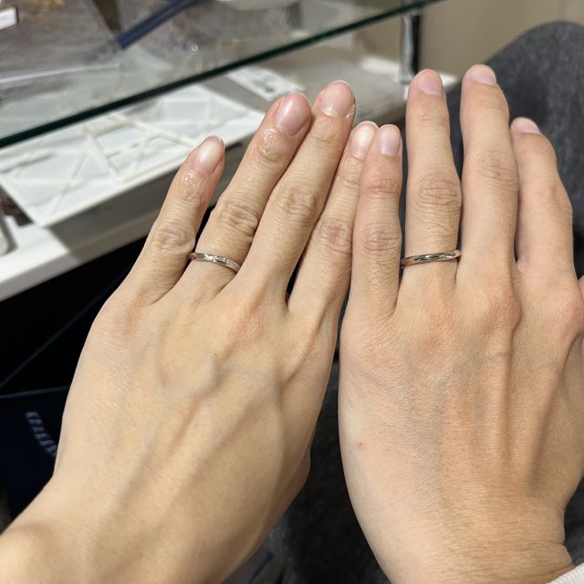 【銀座ダイヤモンドシライシの口コミ】 滑らかにツイストしています。ダイヤモンドも最高級のものを使用しており…