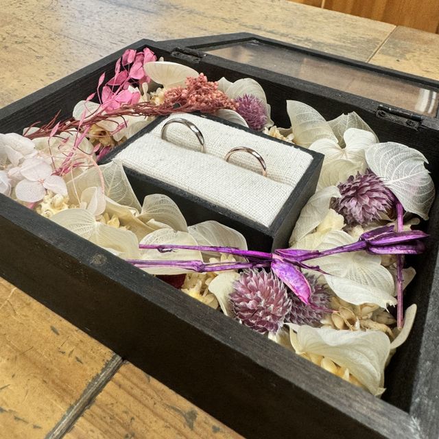 【ついぶ工房の口コミ】 シンプルだけどつやつやでずっとつけていても劣化しなさそう。派手ではな…