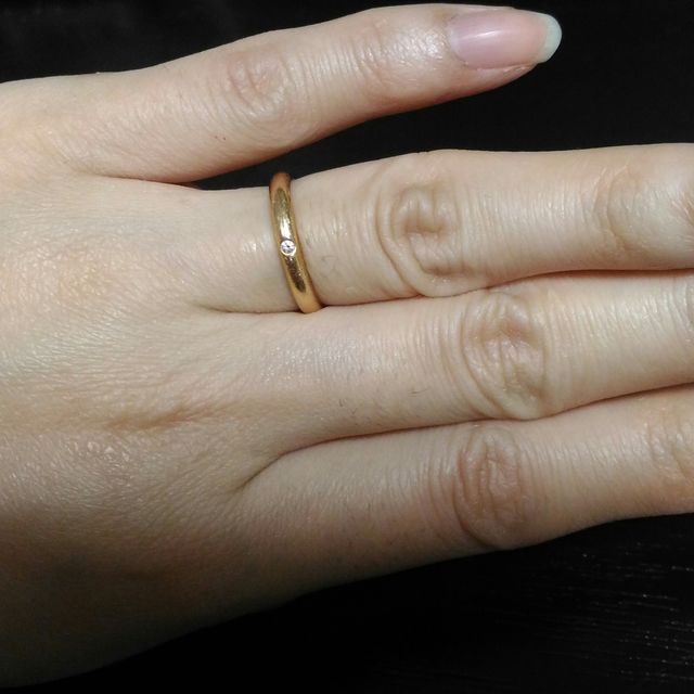 【カルティエ(Cartier)の口コミ】 婚約指輪は、結婚指輪と同様にずっと着用しておきたいと思ったのでシンプ…